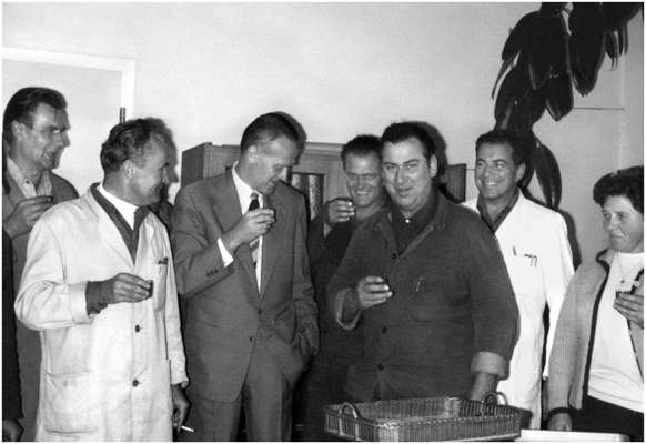 S�d Chemie 30. April 1968 � Werkleiter Dr. Franz wird in die Hauptverwaltung verabschiedet