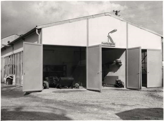 Mehrzweckhalle (Malerei, Bau-, Feuerl�schger�te) Bau Juli bis Oktober 1965