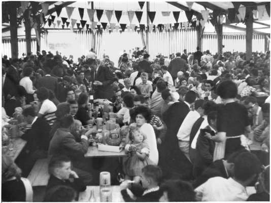 5. Juli 1964 - S�d Chemie Sommerfest, im Bierzelt auf dem Viehmarktplatz