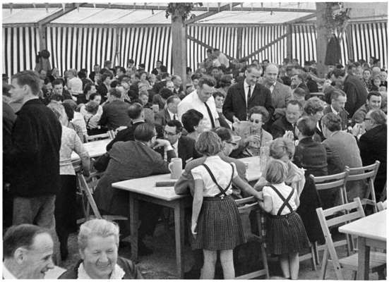 31. Juli 1965 - S�d Chemie Sommerfest, im Bierzelt auf dem Viehmarktplatz