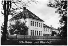 Schulhaus und Pfarrhof, Ausschnitt Postkarte um 1940