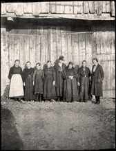 Volkmannsdorf, vor dem Ligeder-Stadl, um 1930