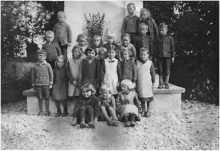 Volkmannsdorf 1925, Schulfoto mit Anni Hirsch