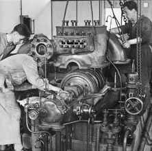 1952, Sigi Lange montiert im Werk Moosburg