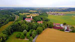 Blick von Volkmannsdorf zum Schlo� Isareck und Wang