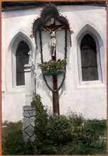 Kruzifix an der S�dseite der Pfarrkirche Volkmannsdorf 1931