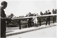 1955 - Landrat Dr. Philipp Held �bergibt die neue Br�cke dem Verkehr