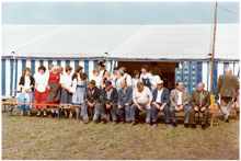 Gruppenbild Küchenmannschaft und Dampflokomobiltruppe