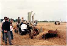 Ernte anno dazumal, mit dem Traktor