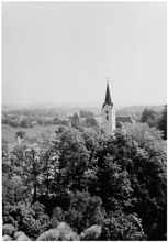 Blick zur Pfarrkirche Volkmannsdorf, Ende 1950er