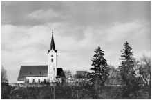 Blick zur Pfarrkirche Volkmannsdorf, Ende 1950er