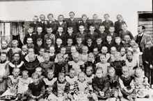 Schule Volkmannsdorf um 1910 ??