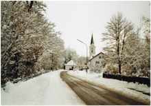 Blick zur Pfarrkirche Volkmannsdorf im Winter