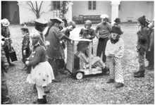 Schulkinder Volkmannsdorf, Faschingstreiben Isareck 1960er Jahre