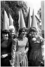 Schulkinder Volkmannsdorf, auf dem Weg nach Isareck 1960er Jahre