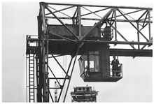 28. Juni 1959 - Kranf�hrer Dohlus auf dem Tonerde-Kran der S�d Chemie Werk Moosburg