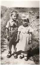 Volkmannsdorf Lehrerbauer Kinder um 1940