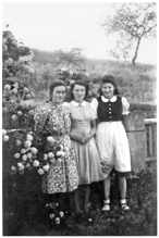 Schwestern von Markus St�ber Franziska, Katharina und Freundin Resi Festner (Foutsen)