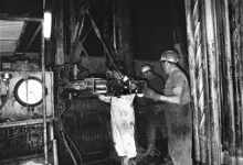 Moosburg S�d Chemie, 26.04.1968 Tag und Nacht wird an der Tiefbohrstelle gearbeitet