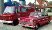 100j�hriges Gr�ndungsfest Freiwillige Feuerwehr Volkmannsdorferau 8./9. Juni 2013 - Teil der Fahrzeugausstellung