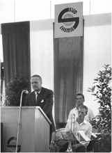 24. Juni 1967 S�d Chemie Sommerfest, Werkleiter Dr. Franz bei seiner Ansprache